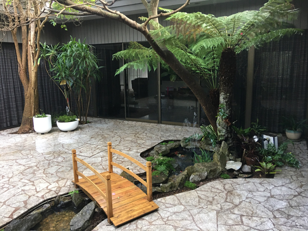 Mittelgroßer, Halbschattiger Klassischer Garten mit Natursteinplatten in Sydney