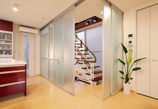 26坪の土地にビルトインガレージ3台 4ldk 地下収納 屋上を実現した狭小住宅 Modern Other By 建築システム Houzz Uk