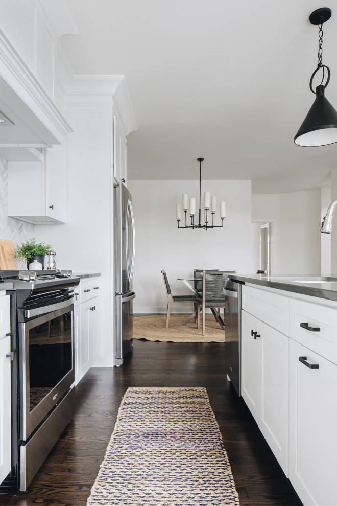 Inspiration for a transitional kitchen remodel in Chicago