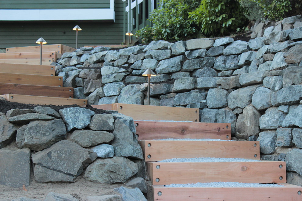 Example of a mountain style home design design in Seattle