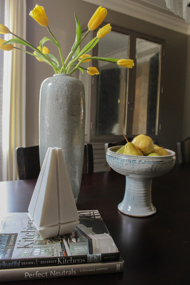Dining room - transitional dining room idea