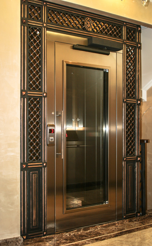 Кованая шахта лифта