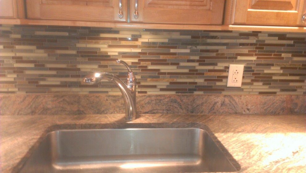 Transitional kitchen photo in Chicago