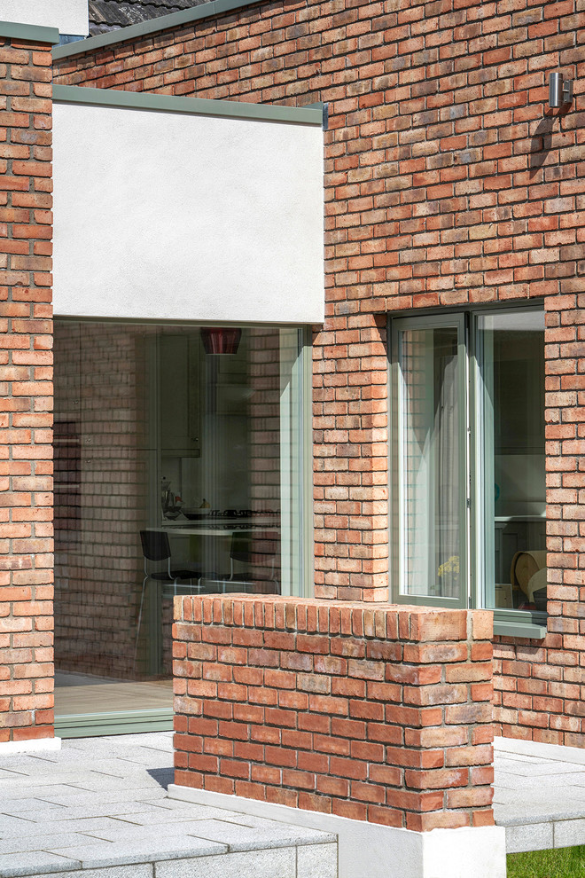 Design ideas for a contemporary exterior in Dublin.