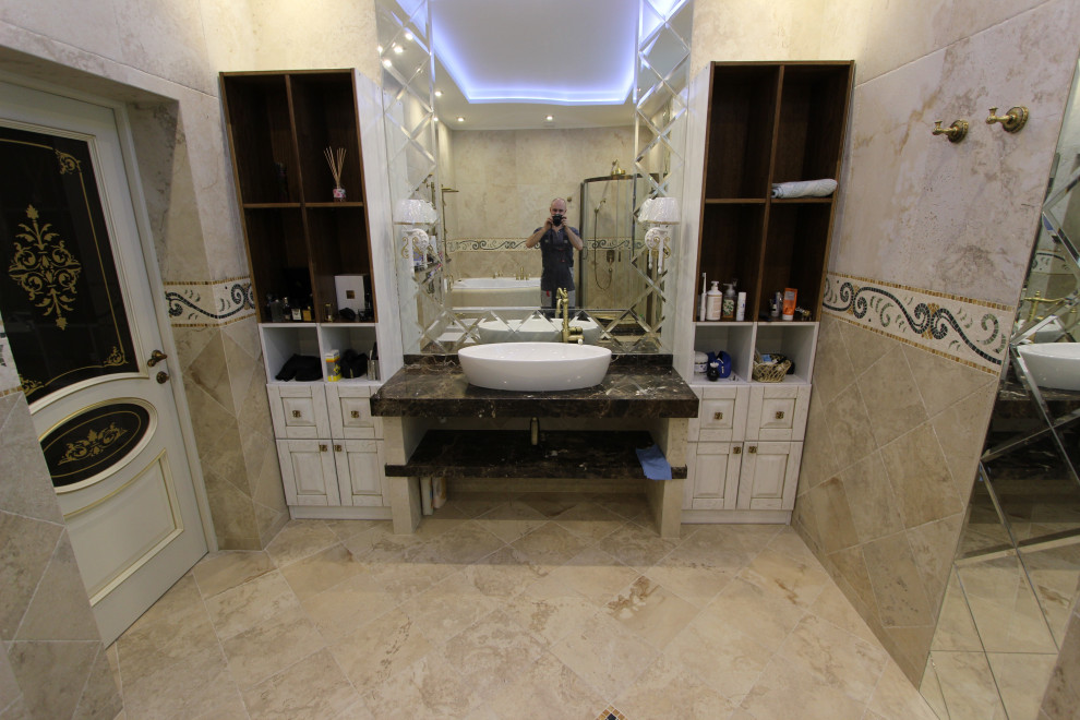 Art-deco mosaic in the bathroom