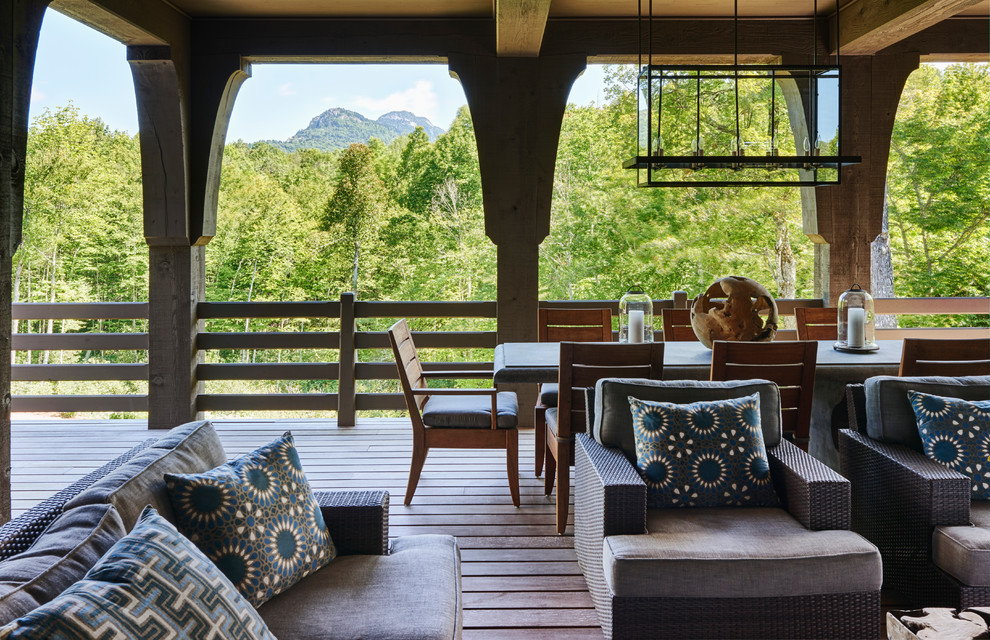 Home design - transitional home design idea in Charlotte