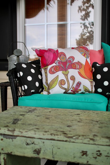 Farmhouse home design photo in Other