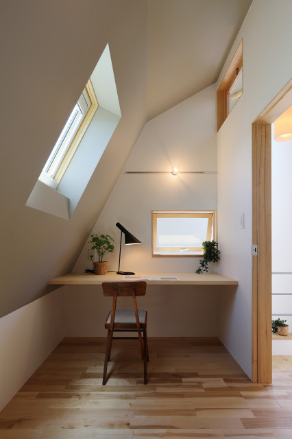 吹抜けで家族がつながる-野方の家 minimalistisch-arbeitszimmer