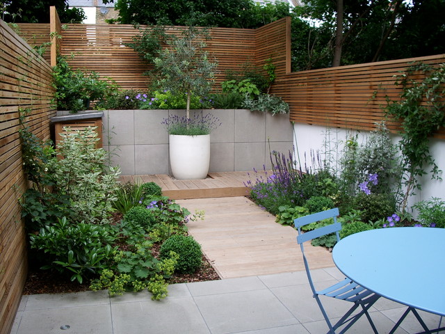 Courtyard garden design in Barnsbury London 