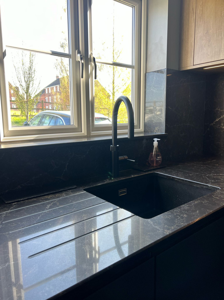The Hinckley Kitchen - Volpi True Handleless - RRP £30,500 - Luxe Price £25,000