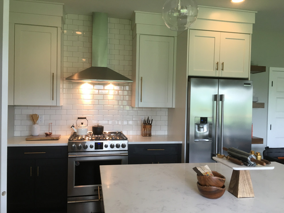 Kitchen - transitional kitchen idea