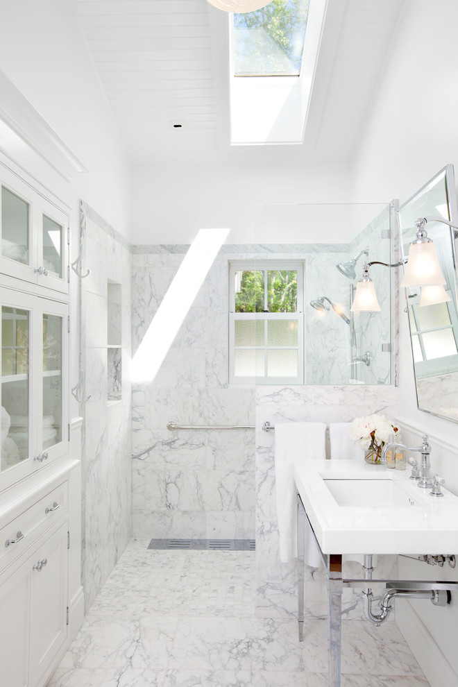 This is an example of a traditional bathroom in Vancouver with a curbless shower.