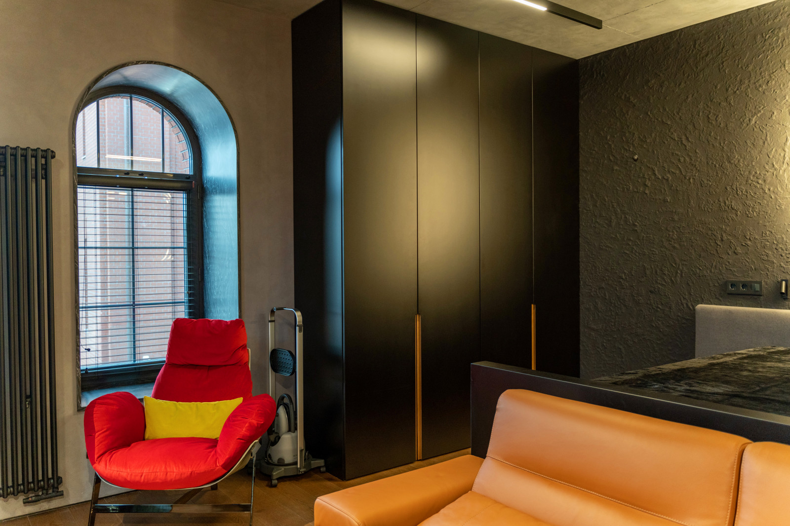 Брутальный интерьер аппартамоентов в ЖК Резиденции Архитекторов