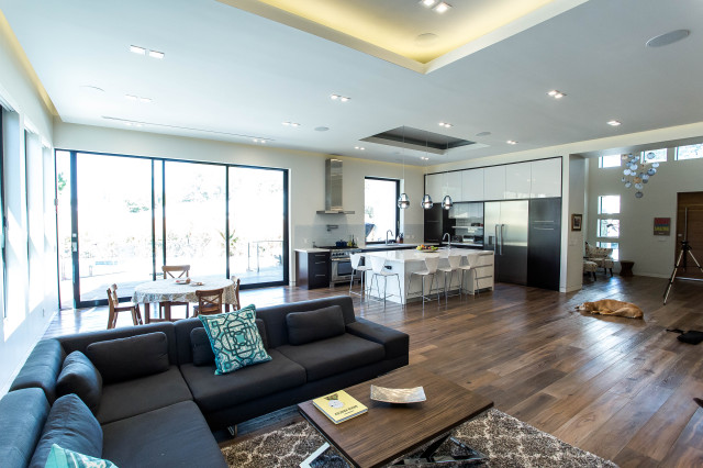 Tarzana, CA modern