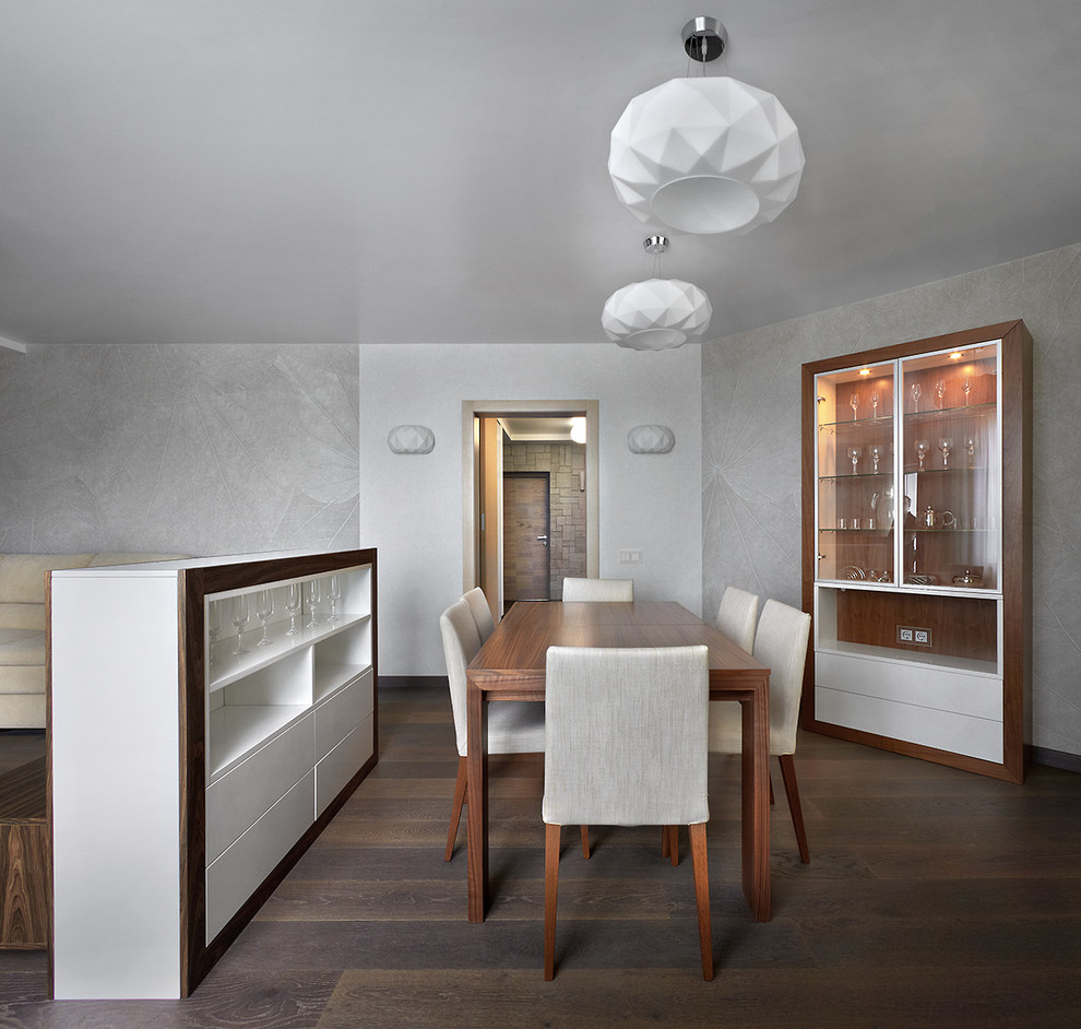 NUT-WOOD — Living Room