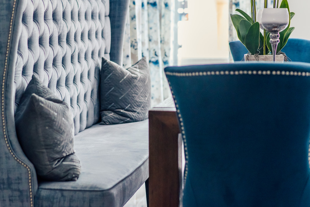 Home design - transitional home design idea in Toronto