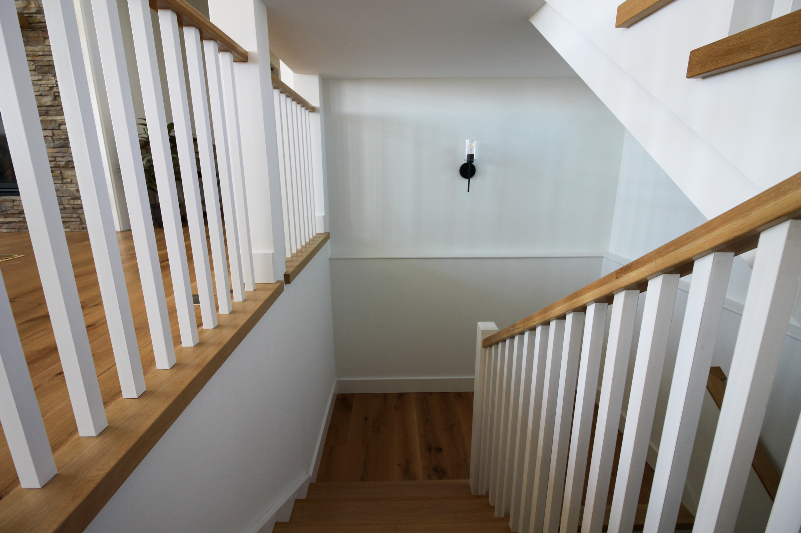 91_U-Shaped Floating Staircase Surrounded by Bucolic Mountain Views, Winchester,