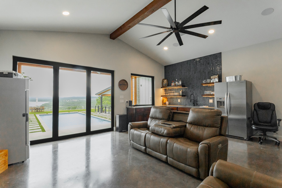 6302 Lynn Lane - Reit Above It All