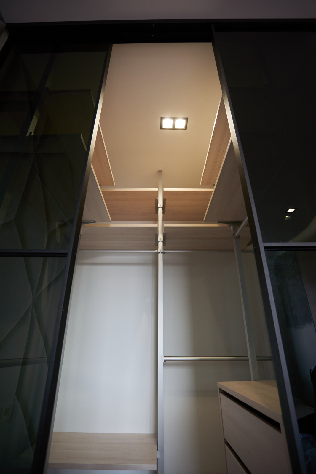 Гардеробная система UNO в интерьере квартиры на Каширской