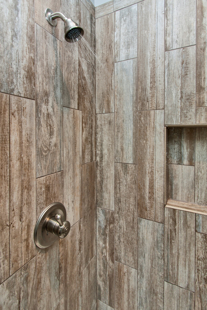 Bathroom - transitional bathroom idea in Cedar Rapids