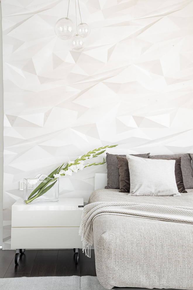 Большой красивый белый дом