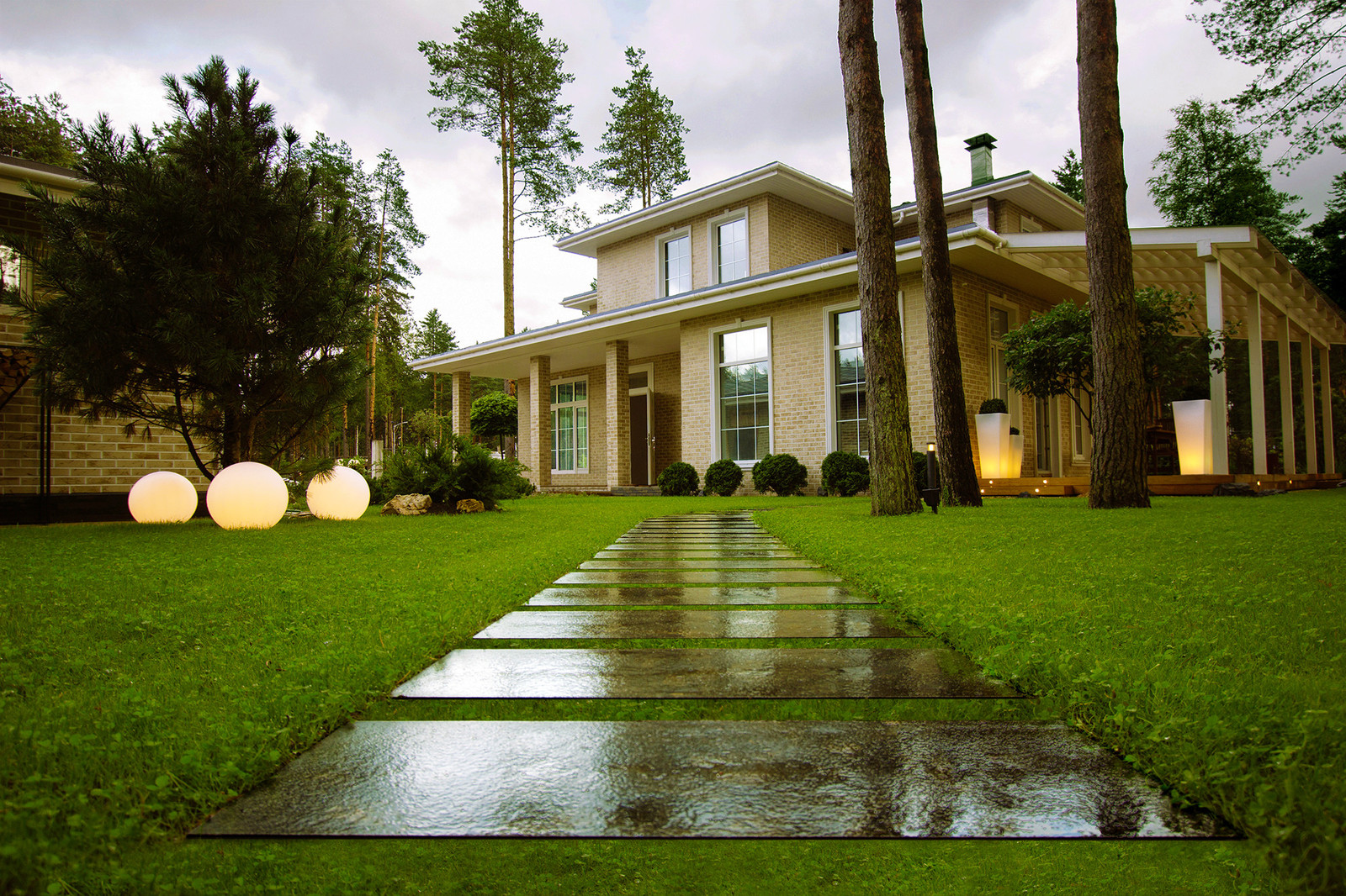 Сад в ''Охтинском парке''.