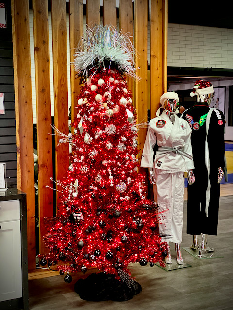 HOLIDAY DECORATING