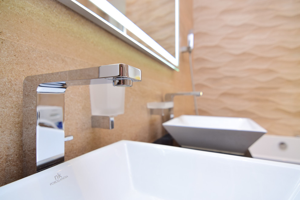 76 квадратов белого