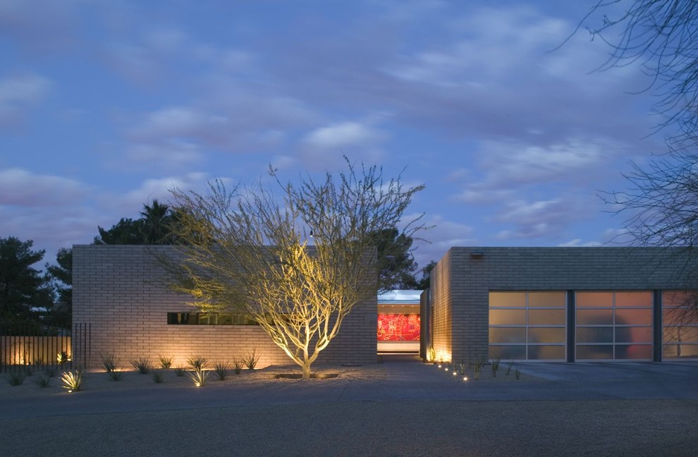 Design ideas for a modern exterior in Phoenix.