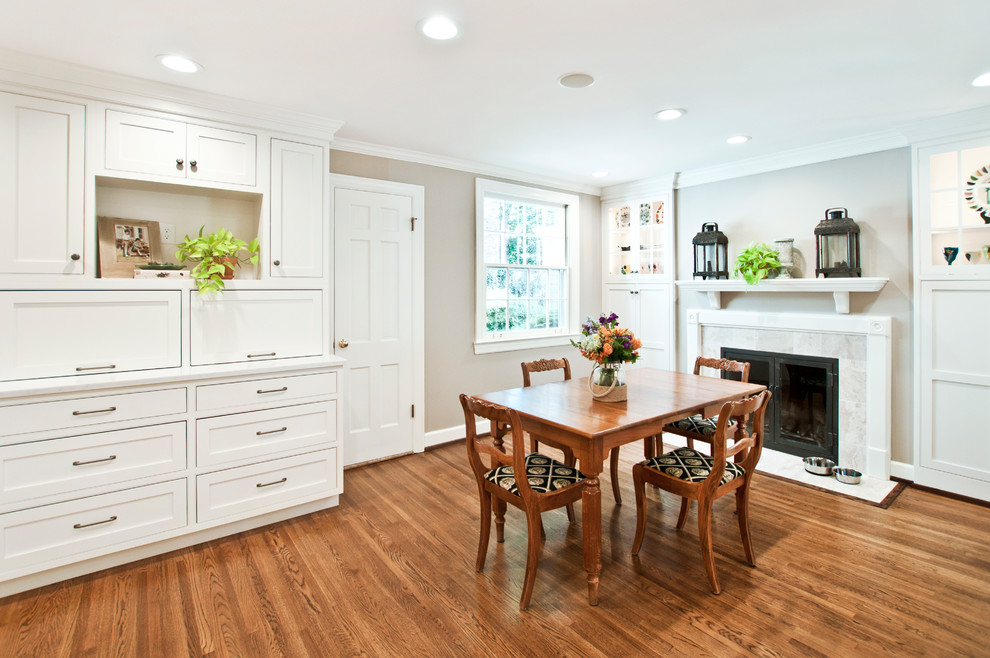 Example of a transitional kitchen design in Nashville