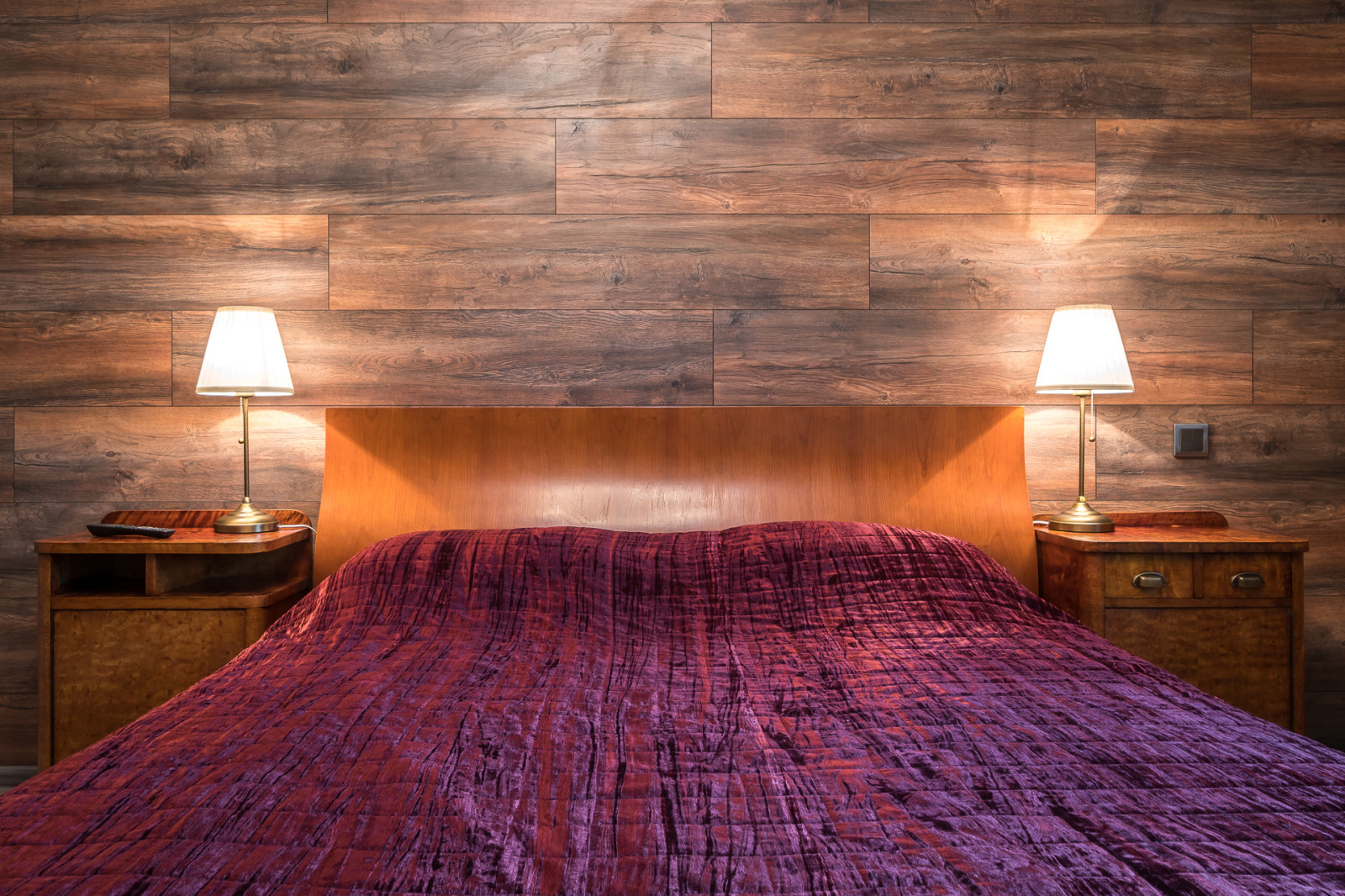 Apartment with Fusion Design and Vintage Furniture in St. Petersburg