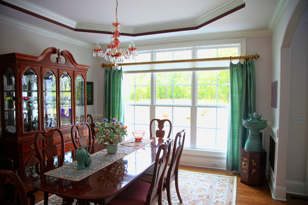 Dining room - transitional dining room idea
