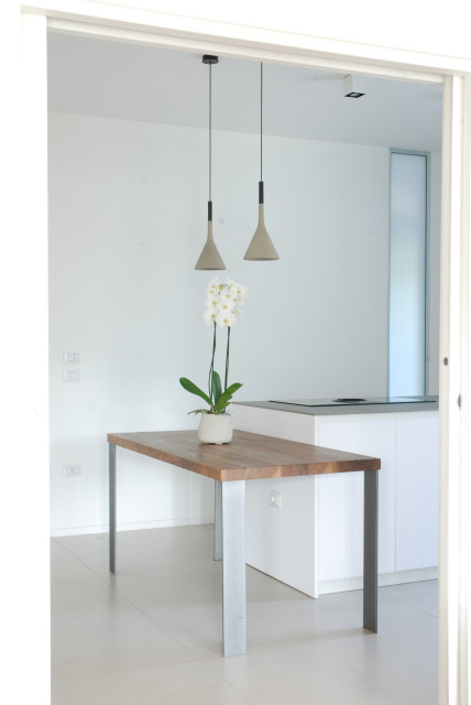 CUCINA MINIMAL TOTAL WHITE | 18 MQ | contemporaneo-cocina