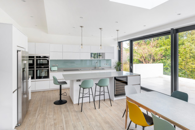 Contemporary Open Plan Kitchen trendy-koekken