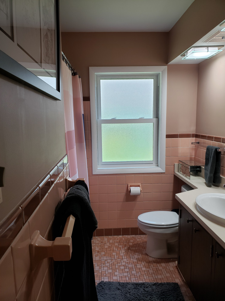 Updating a Mid Century Peach Bathroom