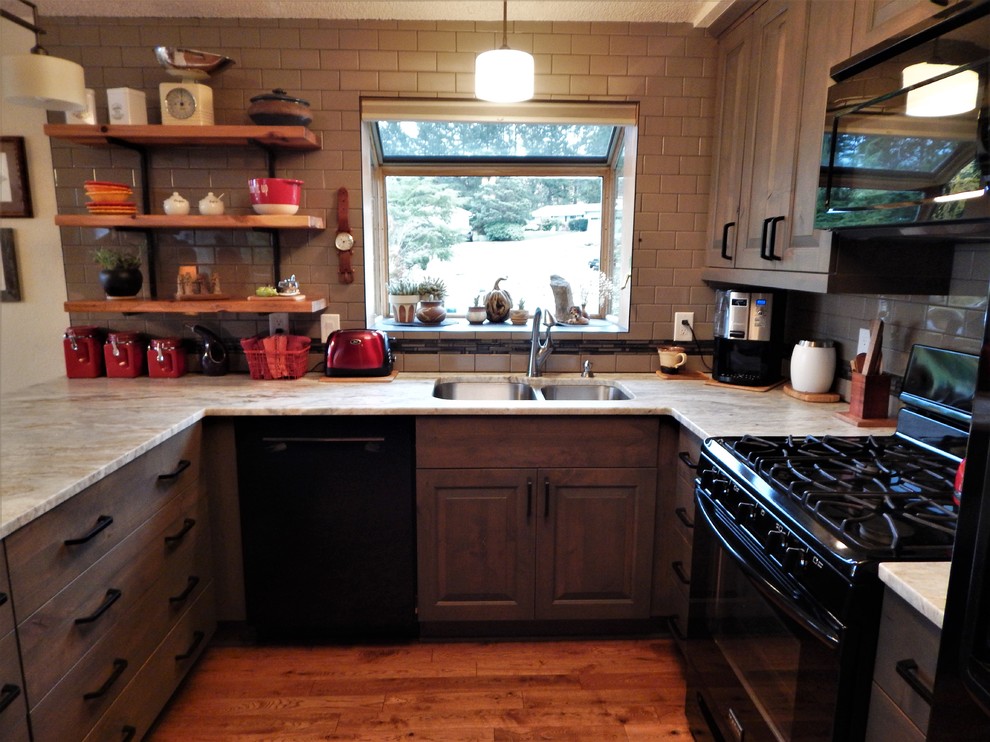 Kitchen - transitional kitchen idea in Seattle
