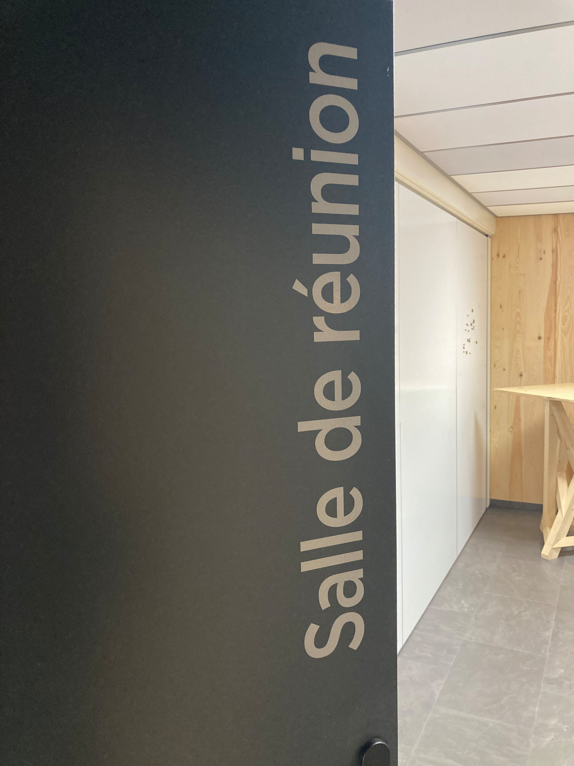 Comme chez soi au travail I Salle de réunion
