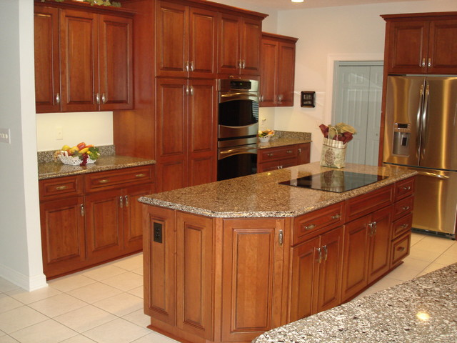 L All American Kithcnes Traditional Kitchen Chicago By