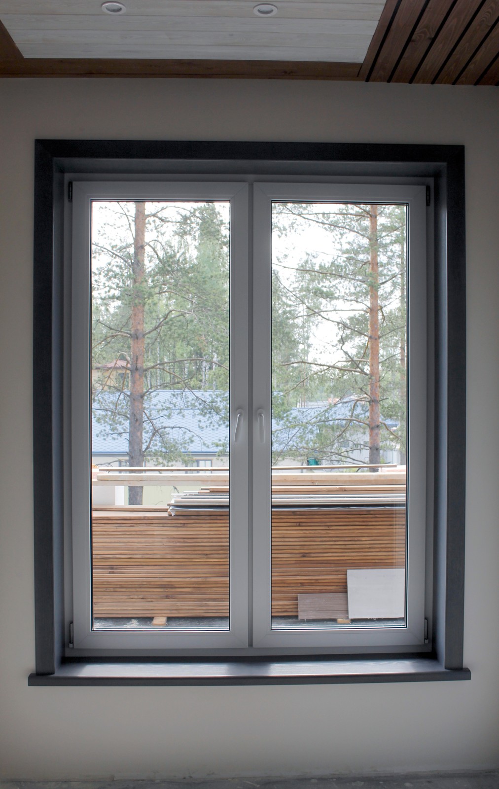 Подоконники, откосы и наличники в частном доме