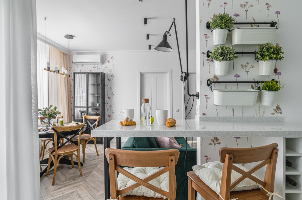 Exemple d'une petite salle à manger scandinave.