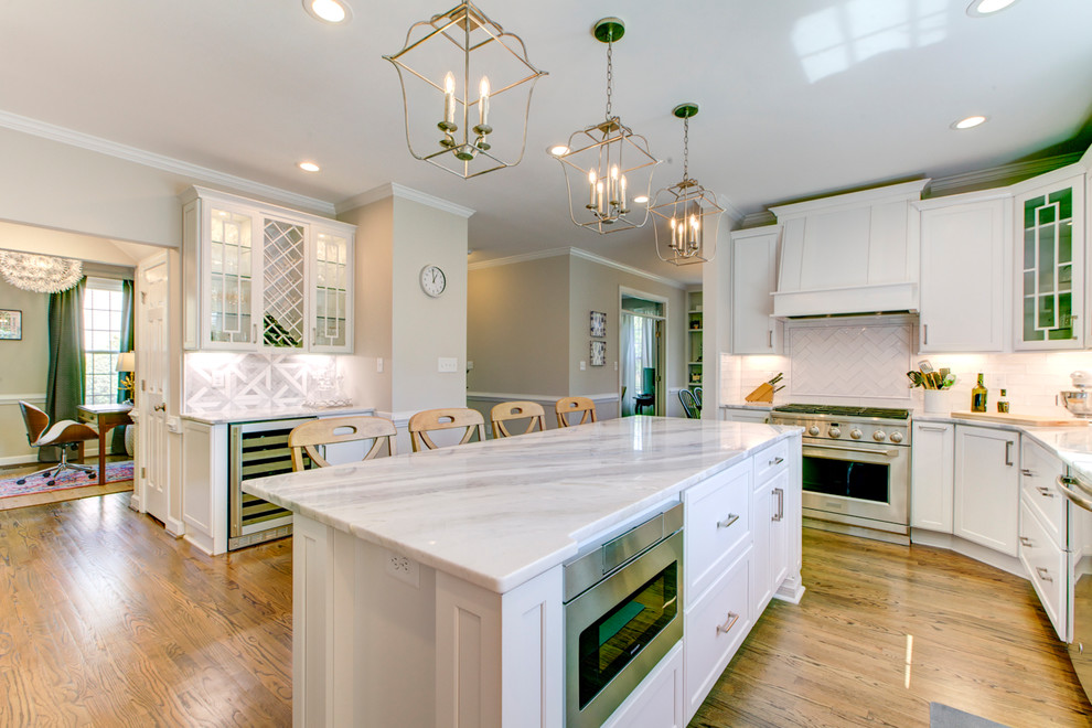 Transitional kitchen photo in Raleigh