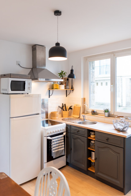 Studio &agrave; Lorient traditional-kitchen