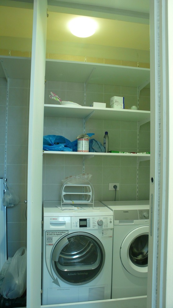 Photo of a modern laundry room in Rome.