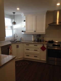 Inspiration for a transitional kitchen remodel in Ottawa