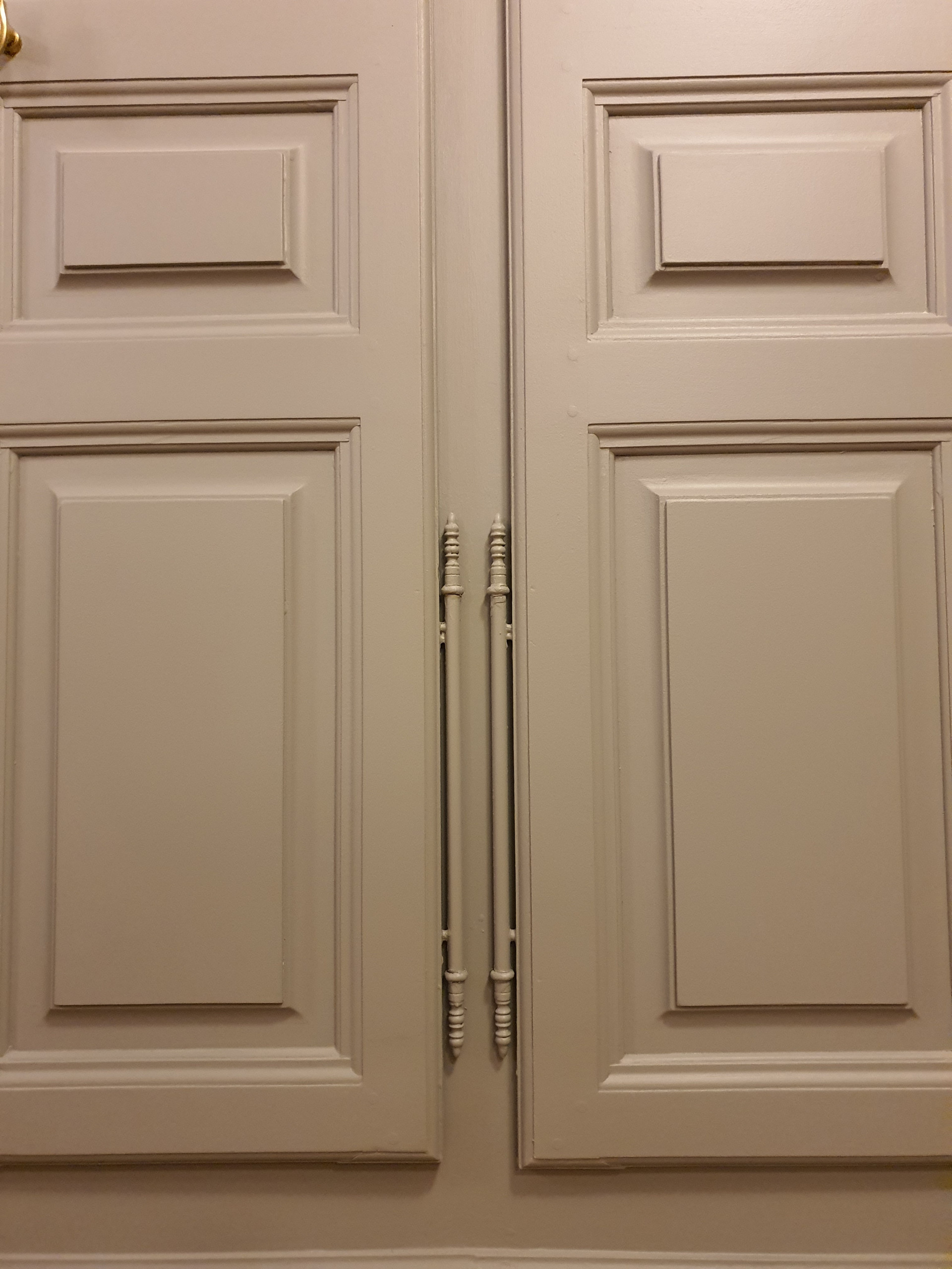 Fabrication armoire style "ancien" en menuiserie traditionnelle