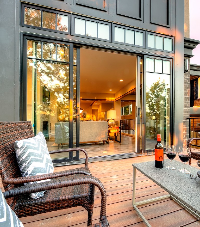 Transitional patio in Seattle.