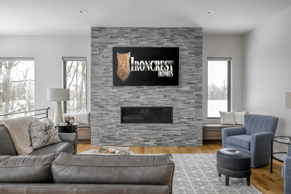 Home design - transitional home design idea