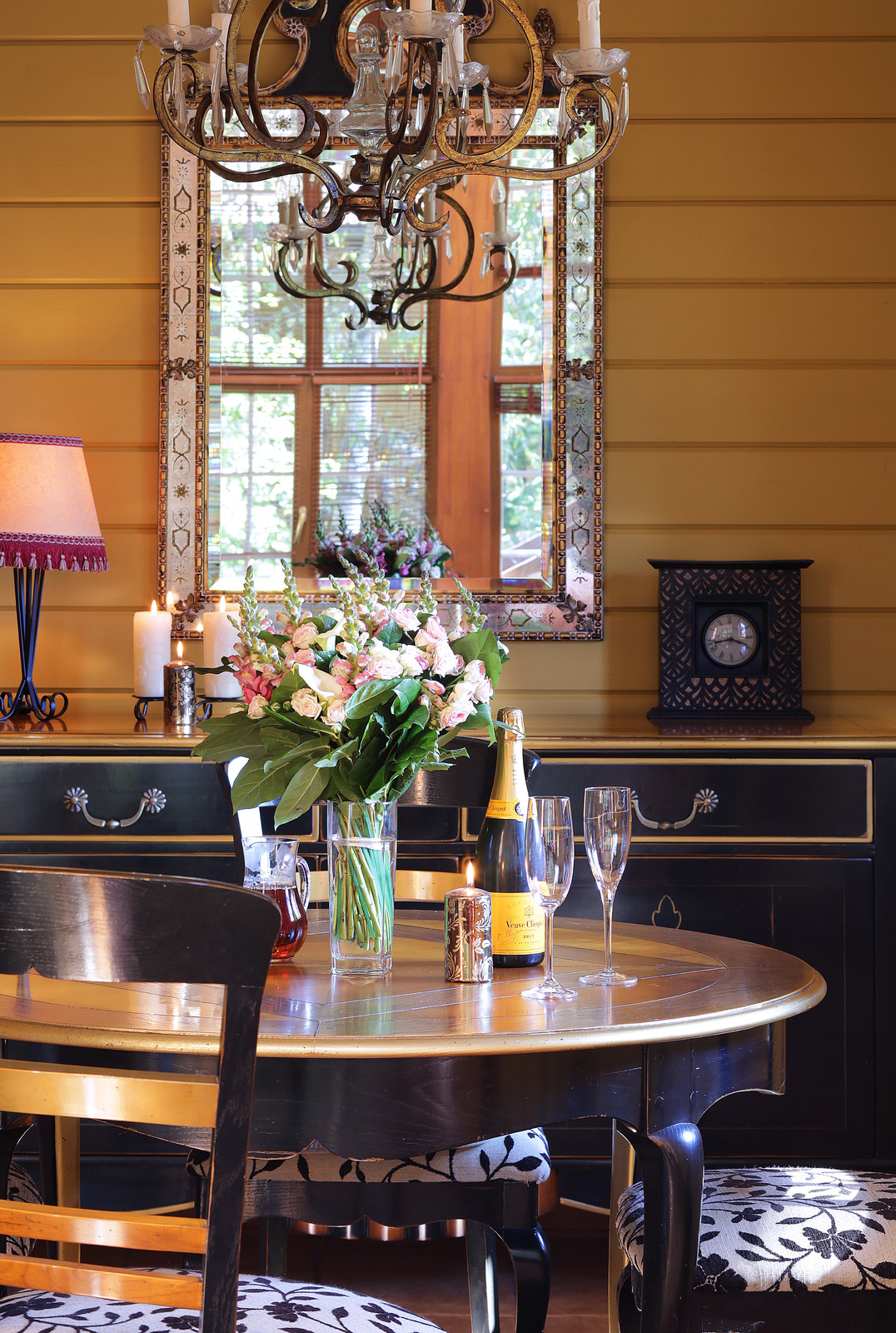 Деревянный дом в стиле американского кантри