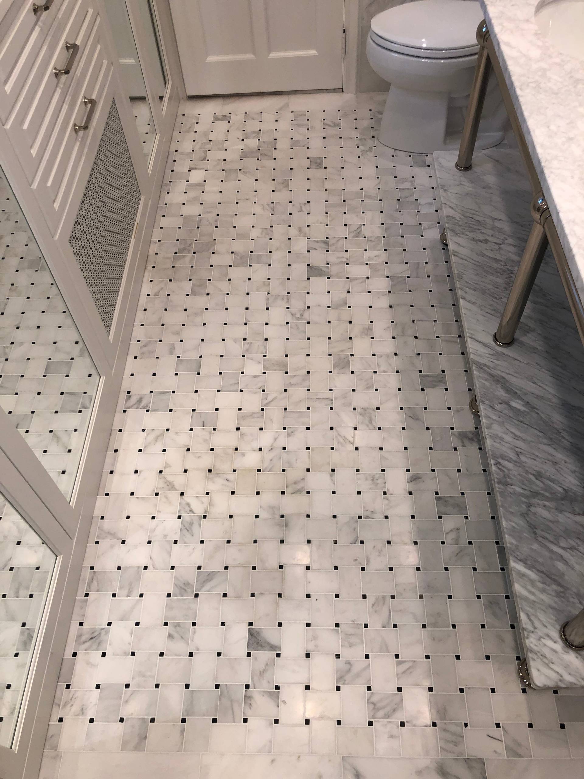 Silverman’s master bathroom