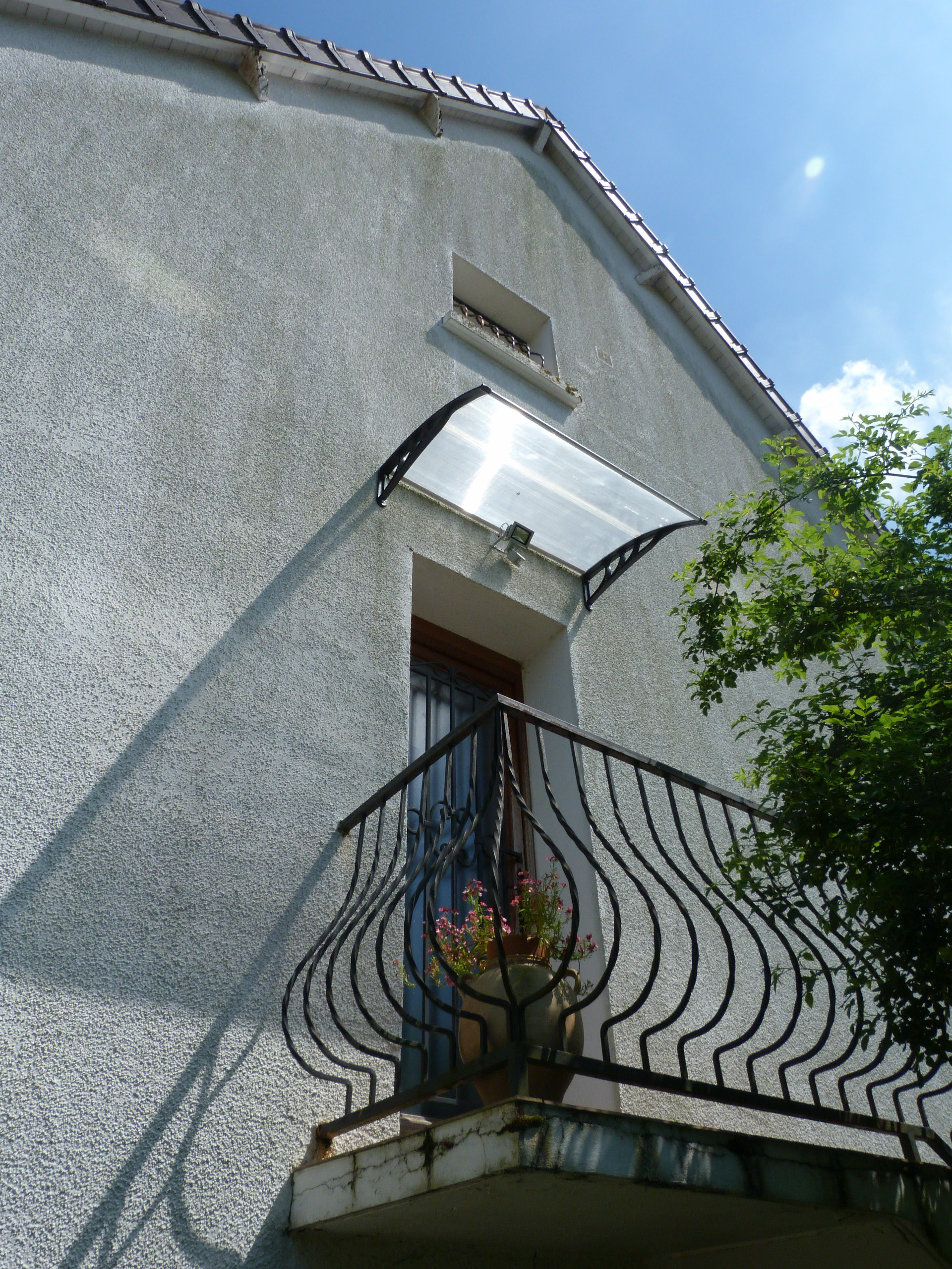 Rénovation d'une maison individuelle, intérieur et toiture